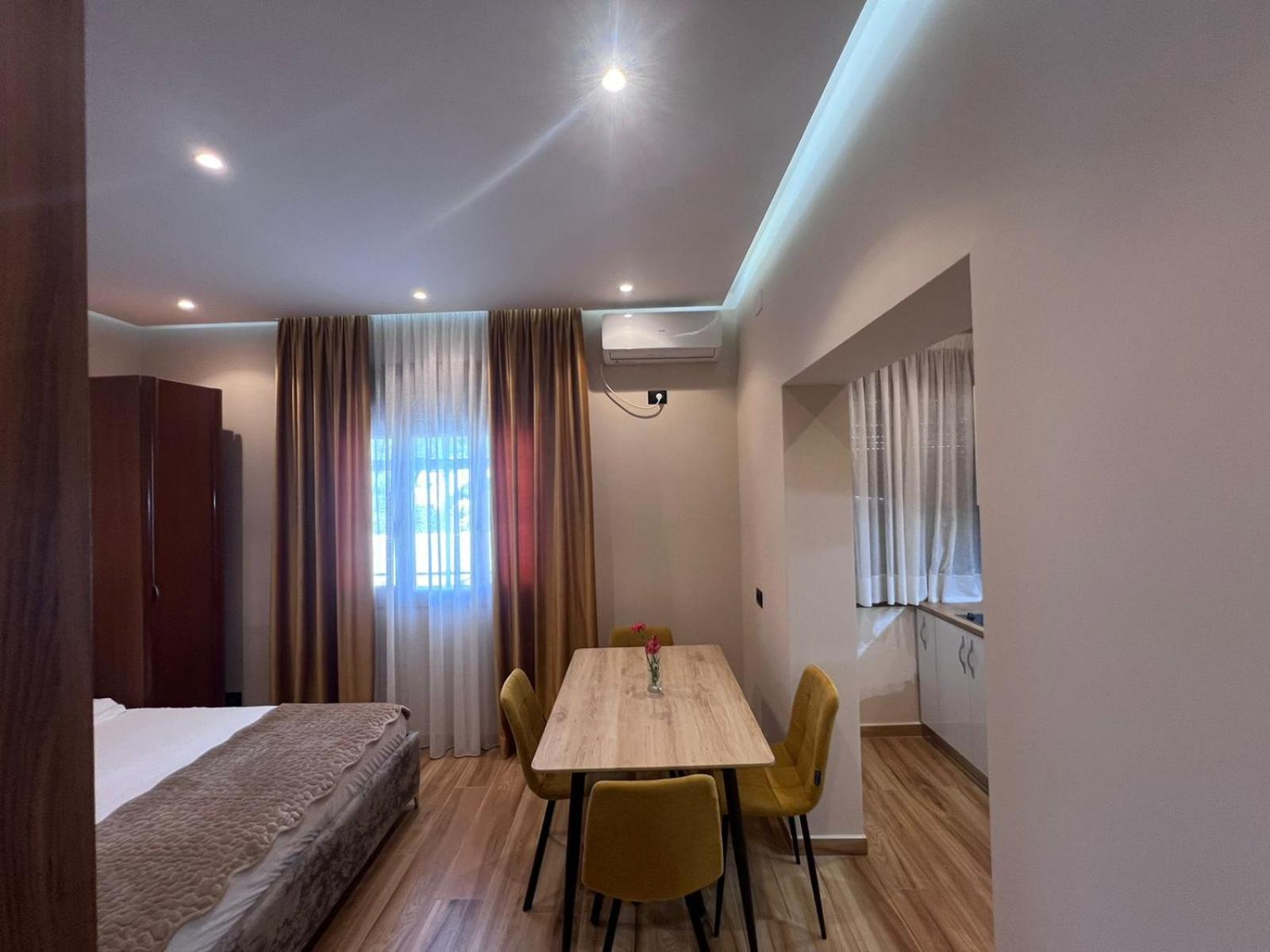 Vila Magis Vlorë Buitenkant foto